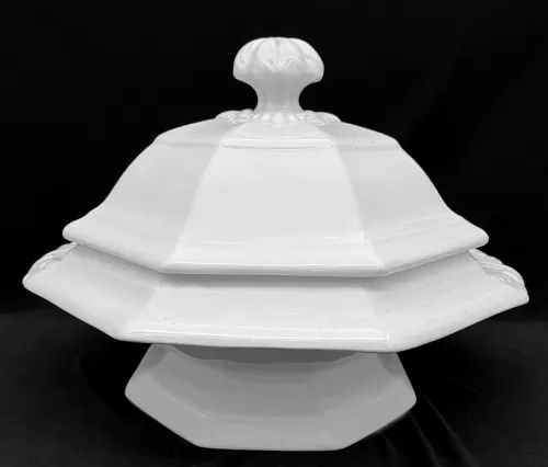 Ninevah | Mellor, Venables, & Co. | Vegetable Tureen Base and Lid | Item | 002