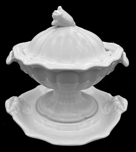 Paneled Lily | J. W. Pankhurst (& Co.) | Sauce or Soup Tureen Base, Lid, and Underplate | Item | 002