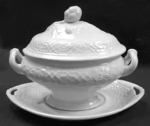 Aegean_Pinder, Bourne, & Co._Sauce or Soup Tureen Base, Lid, Underplate, and Ladle_Item_001