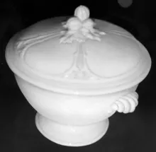 Berry Cluster_Jacob Furnival_Hot Toddy Bowl with Handles and Lid_Item_003