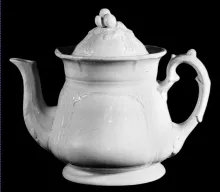 Berry Cluster | Jacob Furnival | Teapot Base and Lid | Item | 001