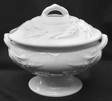 Bordered Fuchsia_Anthony Shaw_Sauce or Soup Tureen Base and Lid_Item_001