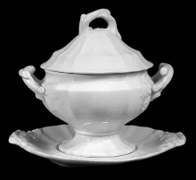 Early Swirl | Francis Morley (& Co.) | Sauce or Soup Tureen Base, Lid, and Underplate | Item | 001