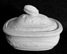 Erie Shape (Sharon Arch)_J. Wedgwood_Soap Box Base and Lid_Item_001