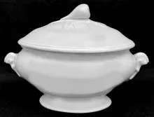 Fig_Livesley, Powell, & Co._Sauce or Soup Tureen Base and Lid_Item_001
