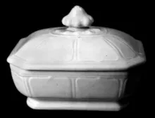 Girard Shape | Ridgway, Bates, & Co. | Soap Box Base and Lid | Item | 001