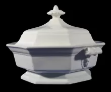 Gothic with Cameo | Unspecified | Vegetable Tureen Base and Lid | Item | 002