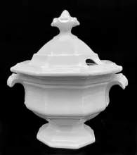 Gothic_C. & W. K. Harvey_Sauce or Soup Tureen Base and Lid_Item_001