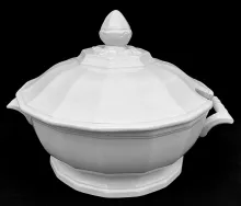 Gothic_Davenport (& Co.)_Stew or Chowder Tureen Base and Lid_Item_002
