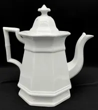 Gothic_Davenport (& Co.)_Teapot or Coffee Pot Base and Lid_Item_001