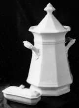 Gothic_Jacob Furnival_Waste or Slop Jar Base and Lid_Collection_001