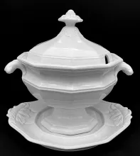 Gothic_John Alcock_Sauce or Soup Tureen Base, Lid, and Underplate_Item_001
