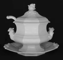 Gothic_John Ridgway & Co._Sauce or Soup Tureen Base, Lid, Underplate, and Ladle_Item_001