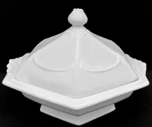 Gothic_John Ridgway & Co._Vegetable Tureen Base and Lid_Item_001