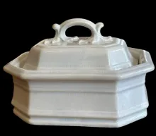 Gothic | R. Beswick | Soap Box Base and Lid | Item | 001