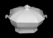 Gothic | Unspecified | Sauce or Soup Tureen Base and Lid | Item | 010