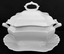 Gothic | Unspecified | Sauce or Soup Tureen Base, Lid, and Underplate | Item | 001