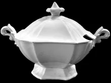 Gothic_William Adams & Sons_Sauce or Soup Tureen Base and Lid_Item_001