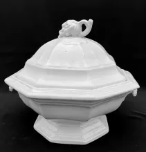Grape Octagon_Jacob Furnival_Vegetable Tureen Base and Lid_Item_001