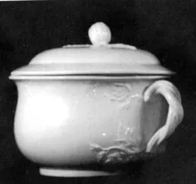 Hidden Motif_Jacob Furnival_Chamber Pot Base and Lid_Handle_002