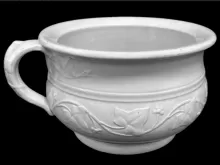 Ivy Wreath | John Meir & Son | Chamber Pot Base | Item | 002
