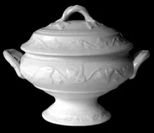 Ivy Wreath_John Meir & Son_Sauce or Soup Tureen Base and Lid_Item_001