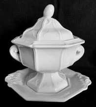 Maltese Shape_Edward Corn_Sauce or Soup Tureen Base, Lid, and Underplate_Item_001