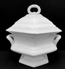Montpelier (Gothic)_John Ridgway & Co._Sauce or Soup Tureen Base and Lid_Item_004