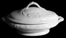 Pea Pod with Vine_Edward Pearson_Vegetable Tureen Base and Lid_Item_001