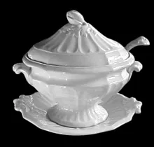 Ring O' Hearts_Livesley, Powell, & Co._Sauce or Soup Tureen Base, Lid, Underplate, and Ladle_Item_001