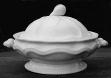 Triple Border_E. & C. Challinor_Vegetable Tureen Base and Lid_Item_001