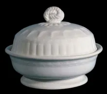 Victory Shape (Laurel Wreath) | Elsmore & Forster | Butter Dish with Lid | Item | 002