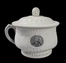 Victory Shape (Laurel Wreath) | Elsmore & Forster | Chamber Pot Base and Lid | DecItem | 003.