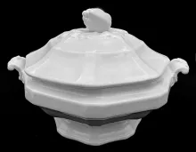Walled Octagon_Jacob Furnival_Vegetable Tureen Base and Lid_Item_003
