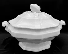 Walled Octagon_Jacob Furnival_Vegetable Tureen Base and Lid_Item_009